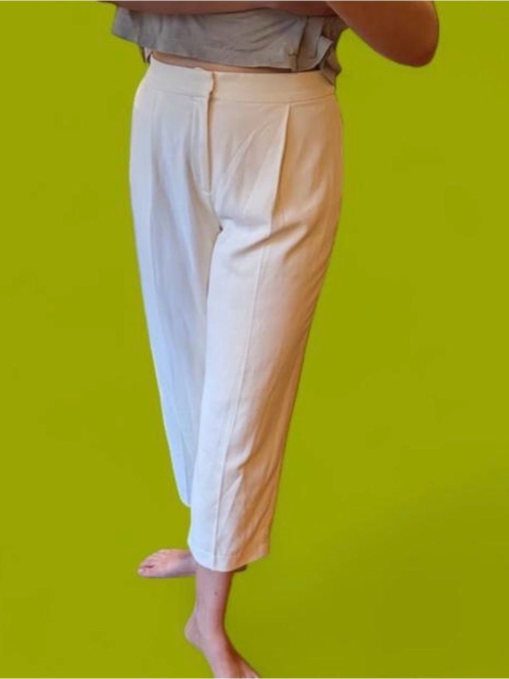 UNIQLO Cropped High-Waist Cream Trousers